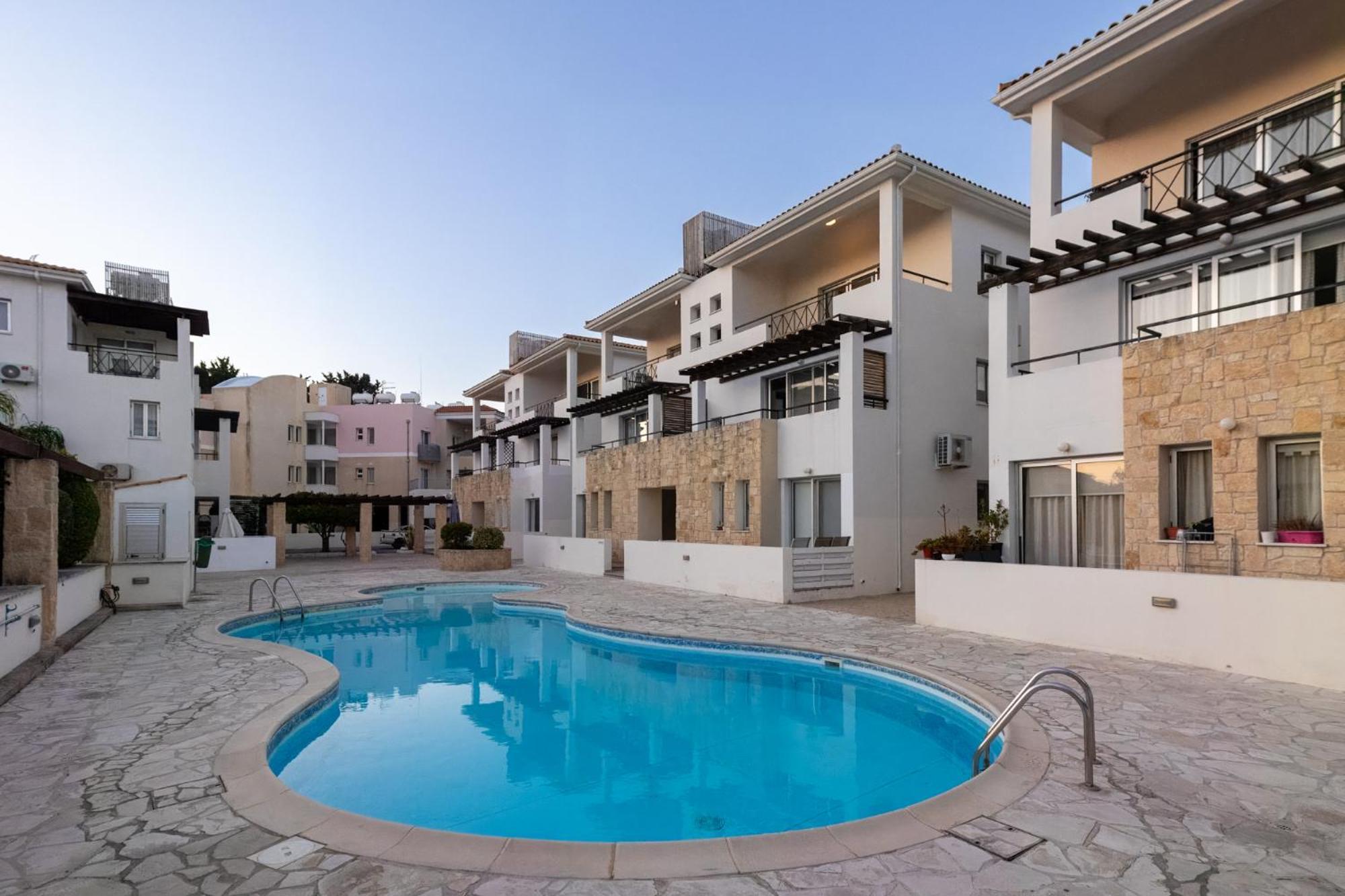 Nefeli Blue-Horizon 2B, Pool, Suites, Big Balconies Πάφος Εξωτερικό φωτογραφία
